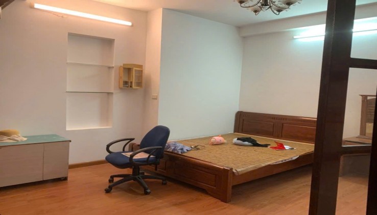 Cho thuê nhà mới đẹp Giáp Bát 40m2, 5 tầng, 3 ngủ khép kín, 13.5tr